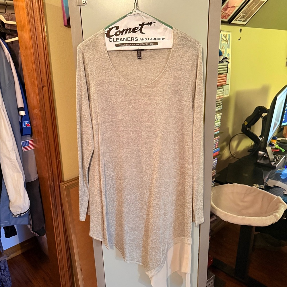 Gray Long Sleeve Asymmetrical Hem Top